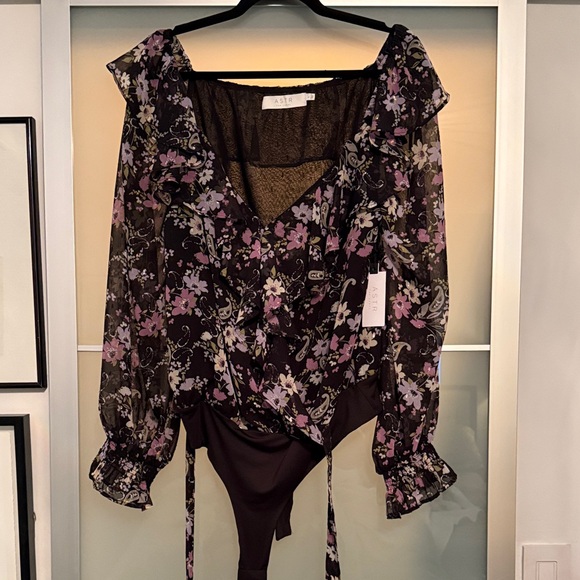 Floral Ruffle Bodysuit - Picture 1 of 3